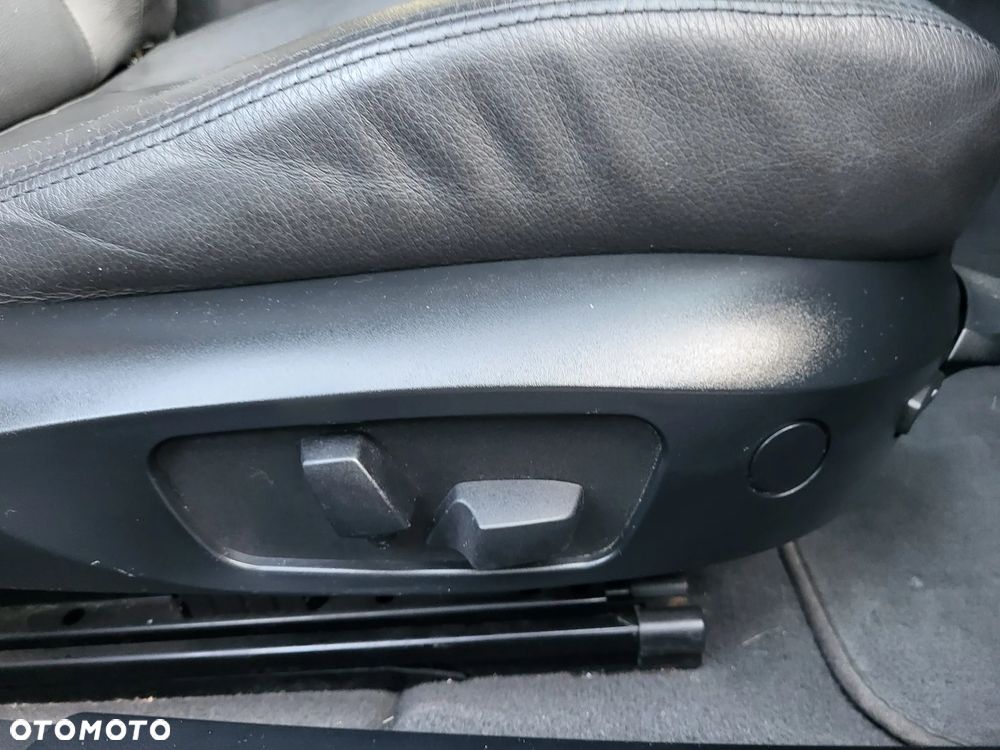 BMW Seria 3 325xi - 22