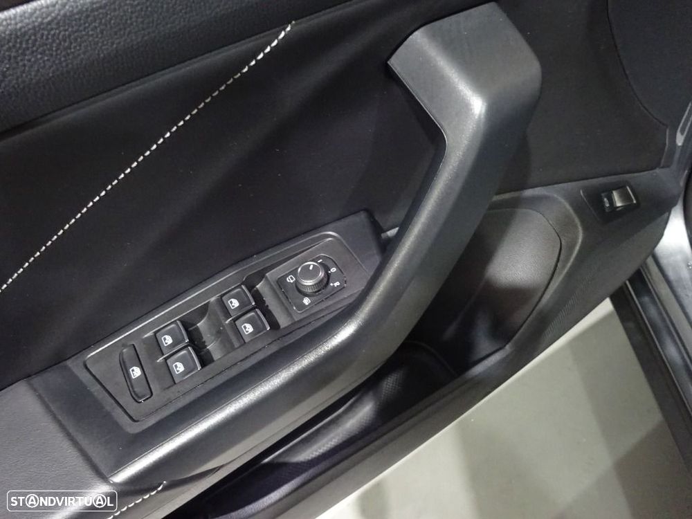 VW T-Roc 2.0 TDI R-Line DSG - 9