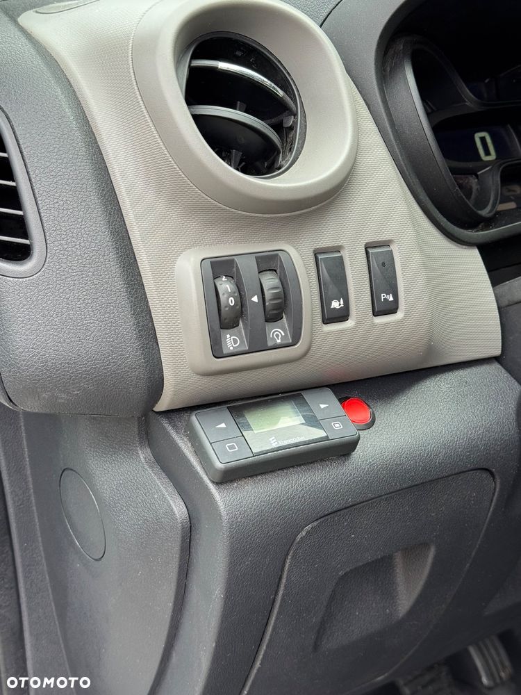 Renault Trafic - 15