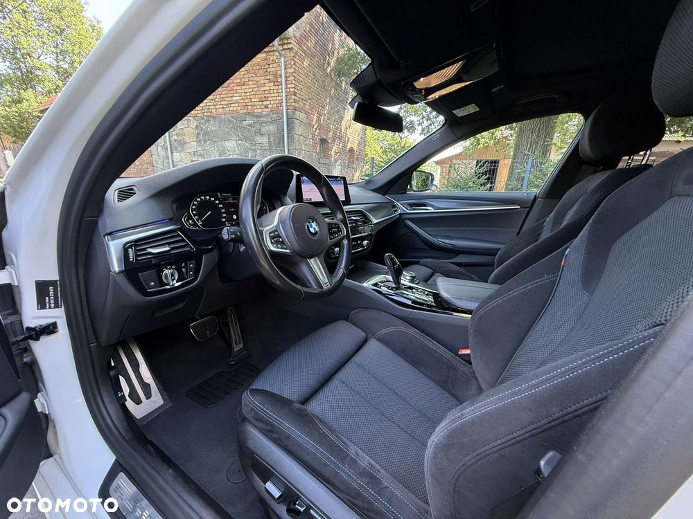 BMW Seria 5 530d mHEV M Sport sport - 31