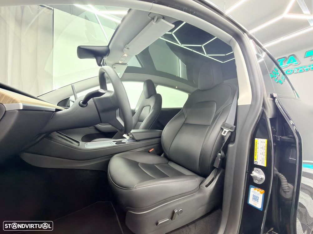 Tesla Model Y Long Range Dual Motor AWD - 23