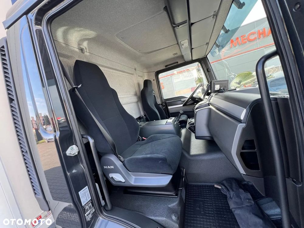 MAN TGL 12.250 KONTENER+WINDA 1500 kg - 19