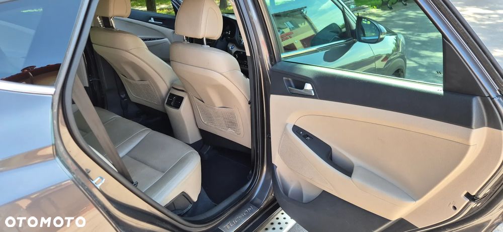 Hyundai Tucson 2.0 CRDI BlueDrive Comfort 2WD - 22