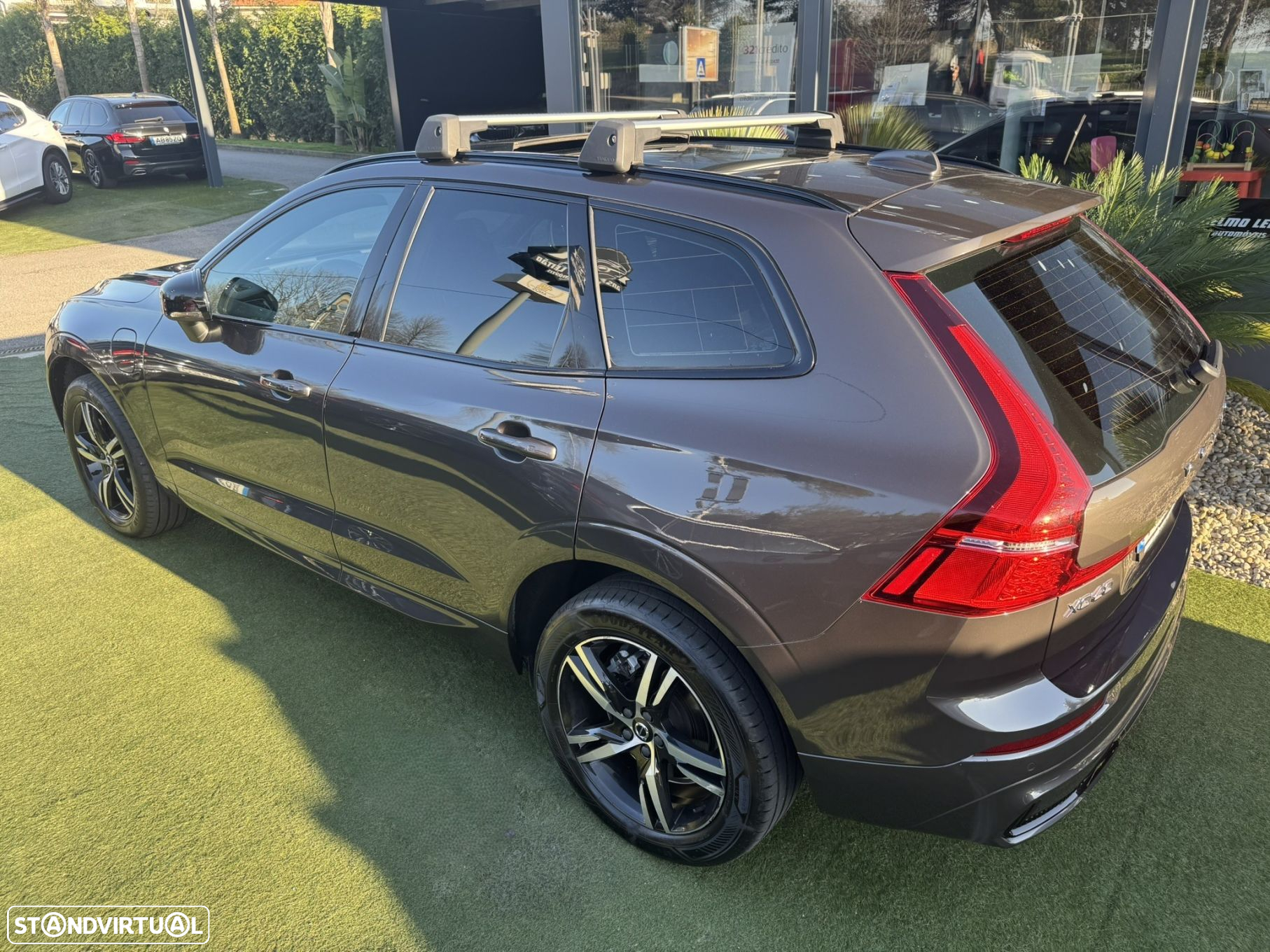 Volvo XC 60 2.0 T6 PHEV R-Design AWD - 17