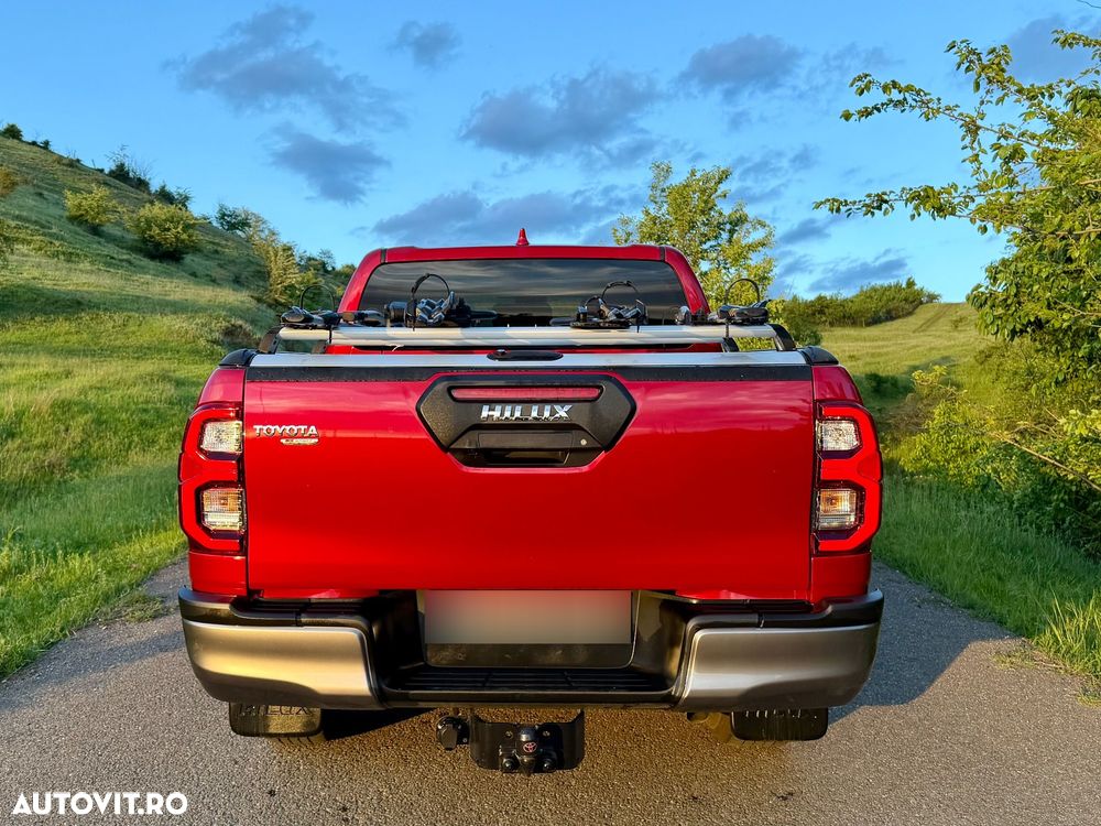 Toyota Hilux 2.8D 204CP 4x4 Double Cab AT Invincible - 4
