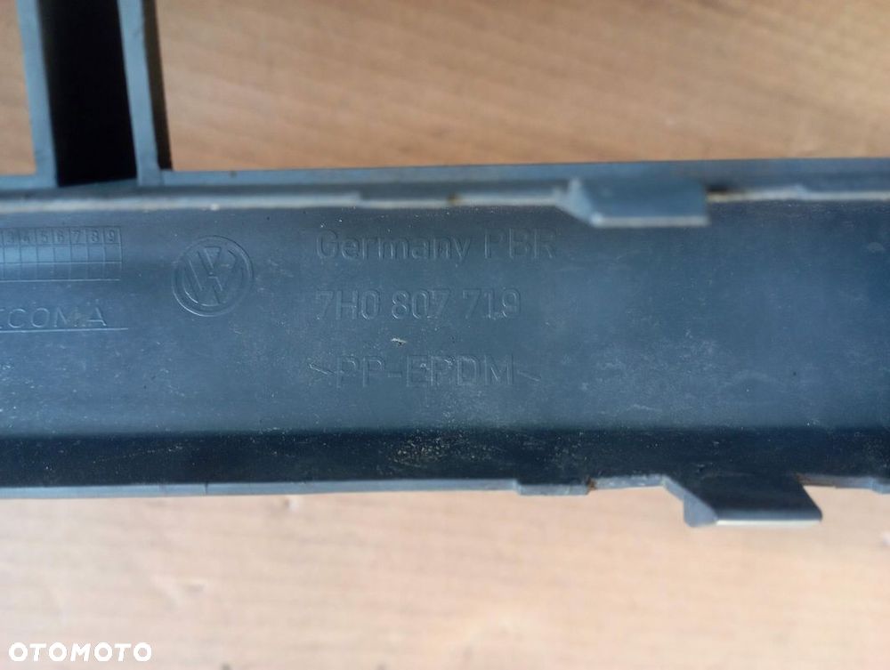 VW T5 KRATKA ŚRODKOWA ZDERZAKA PRZÓD 7H0807719 - 3