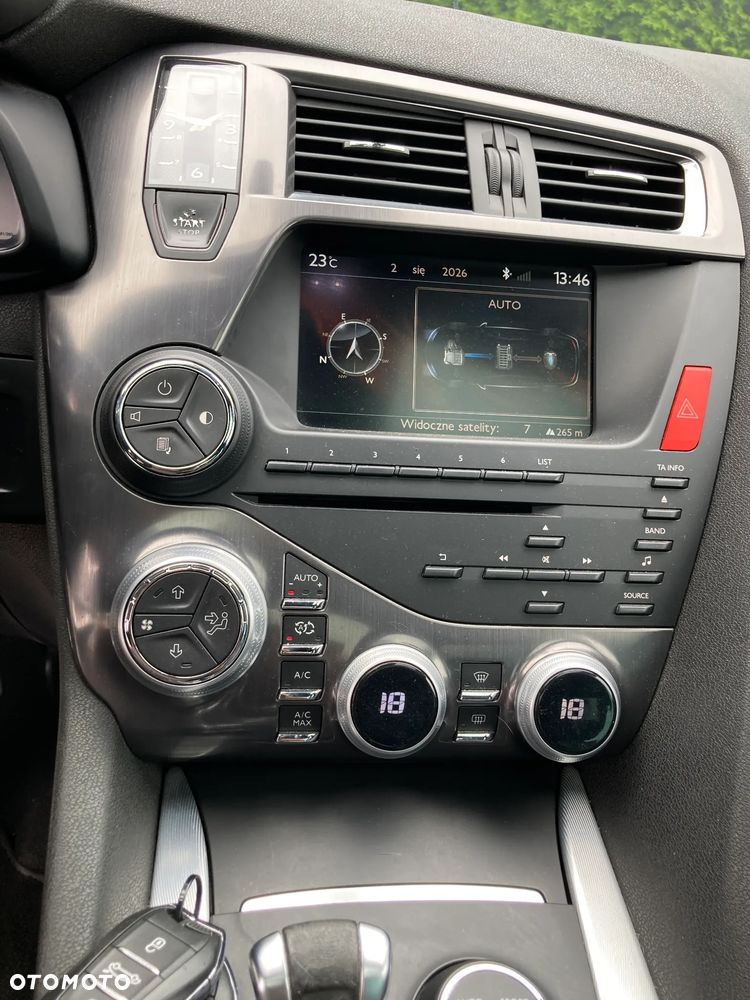 Citroën DS5 2.0 HDi Hybrid4 SoChic MCP - 23