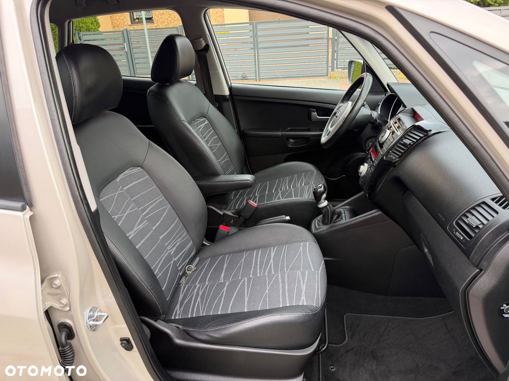 Kia Venga 1.6 CVVT Titanium Collection - 33