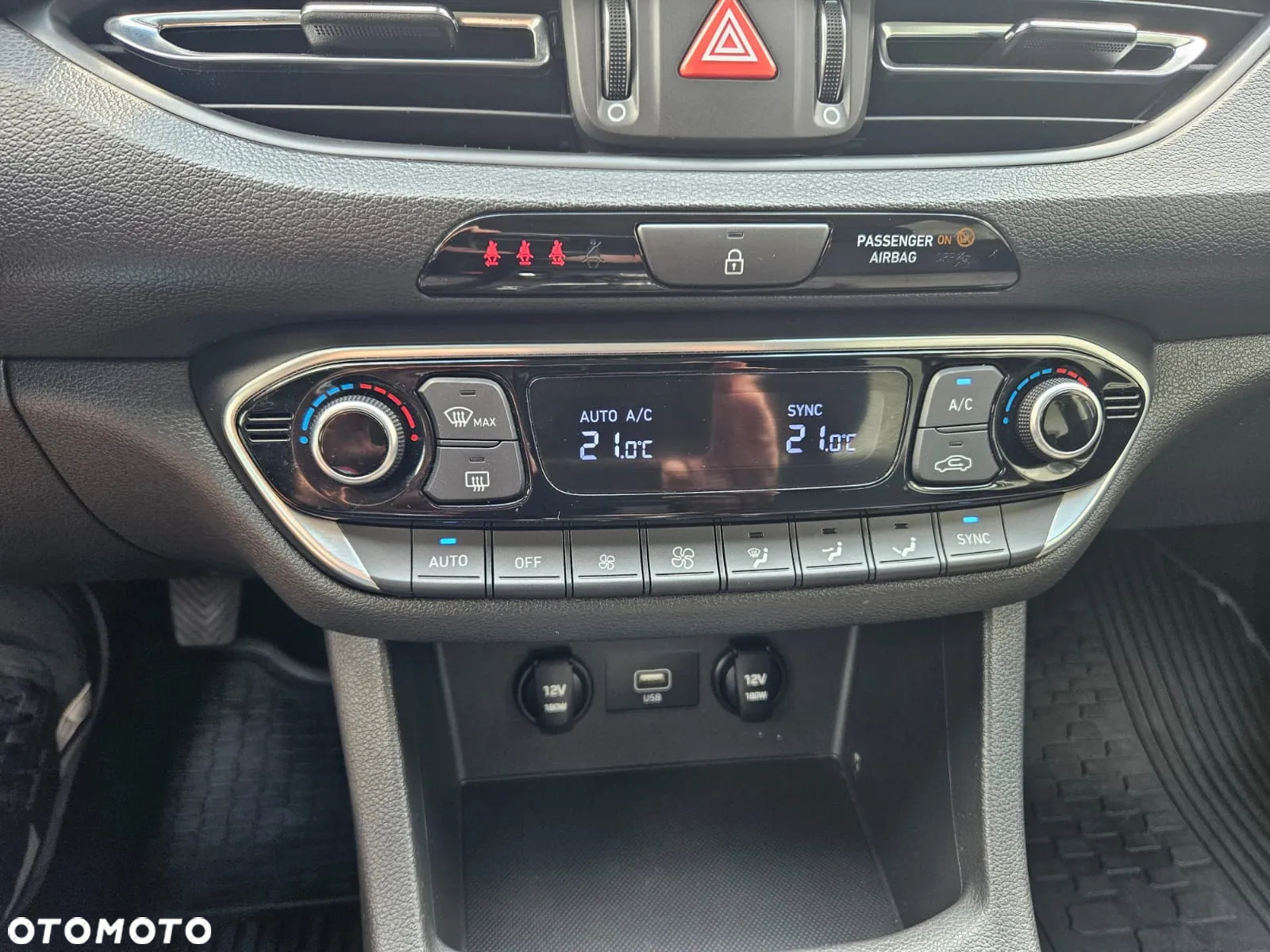 Hyundai i30 1.6 D Classic + - 18