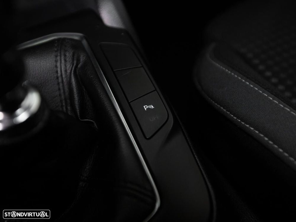 Ford Focus SW 1.5 TDCi EcoBlue Connected - 19