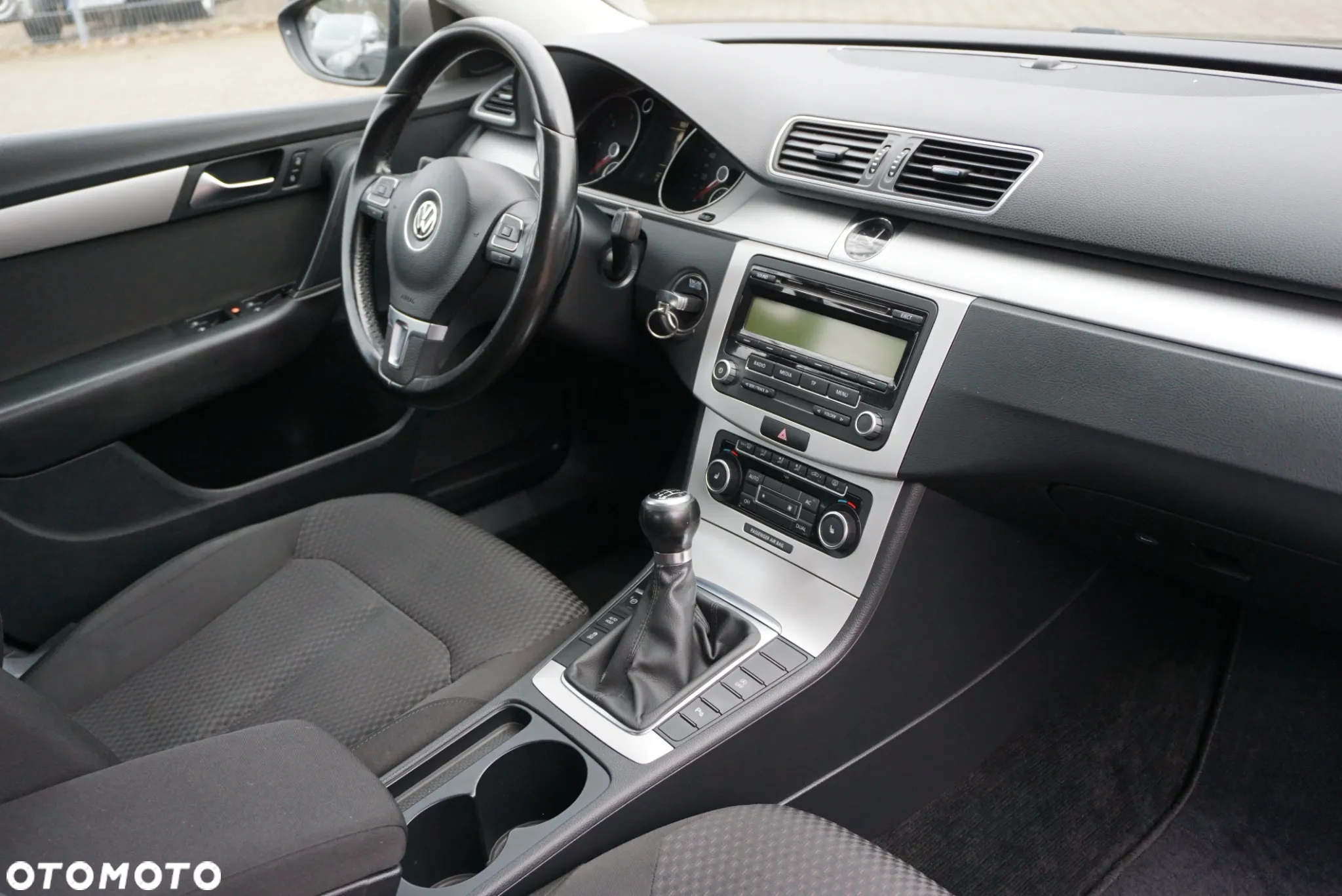 Volkswagen Passat 1.6 TDI DPF BlueMotion - 17