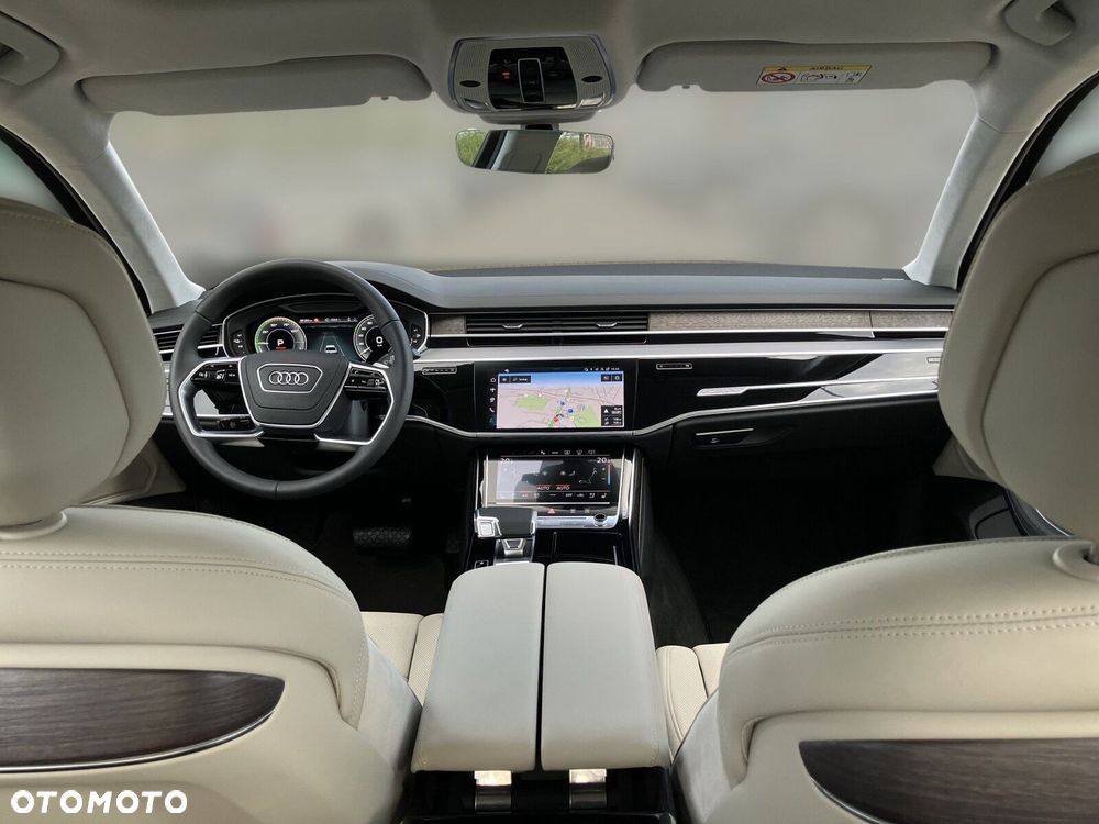 Audi A8 - 40