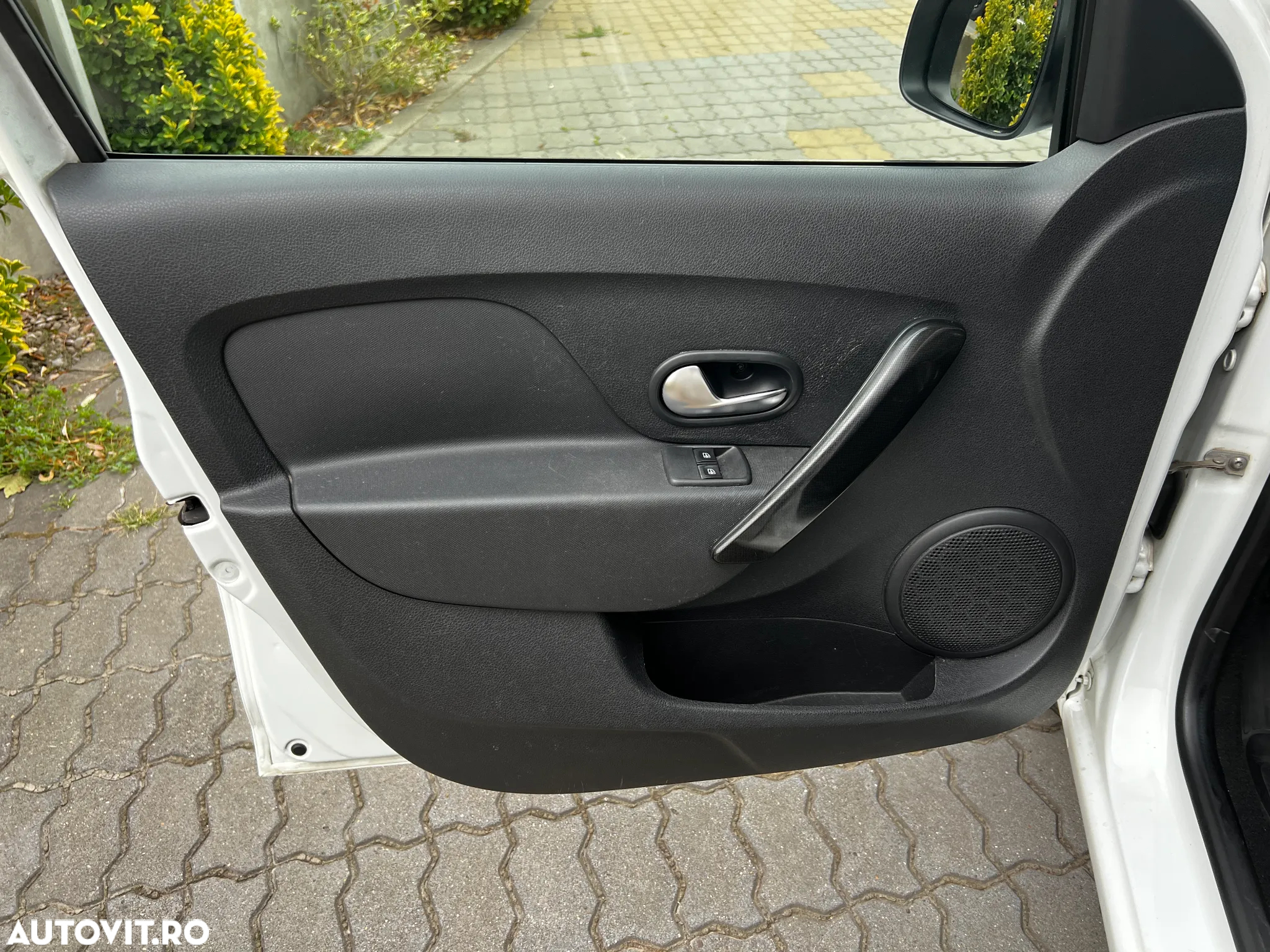 Dacia Logan 1.0 SCe Ambiance - 30