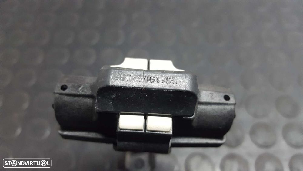 RETENTOR DA PORTA DIANTEIRA ESQUERDA RENAULT CLIO IV DYNAMIQUE - 5