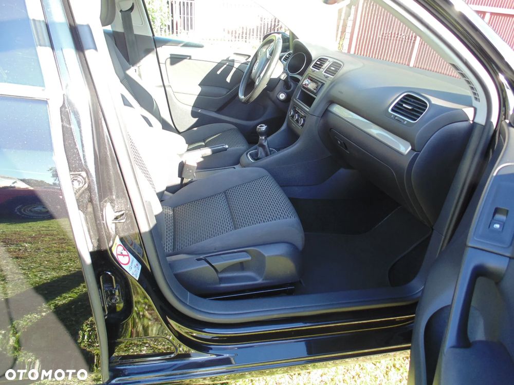 Volkswagen Golf 1.6 TDI DPF BlueMotion Technology Comfortline - 25