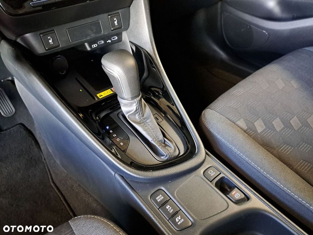 Toyota Yaris Hybrid 1.5 Style - 25