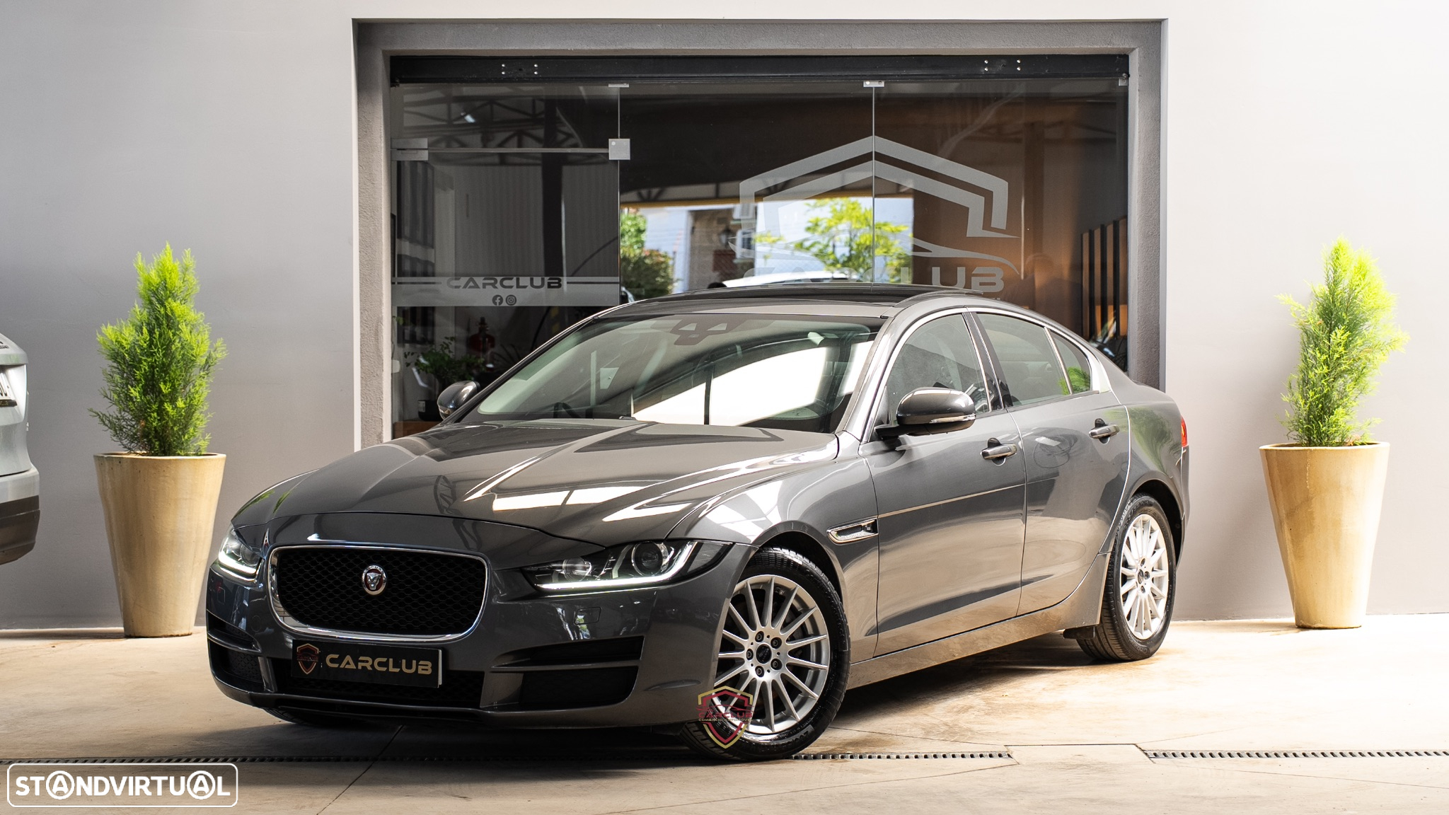 Jaguar XE 2.0 D Pure Aut. - 2
