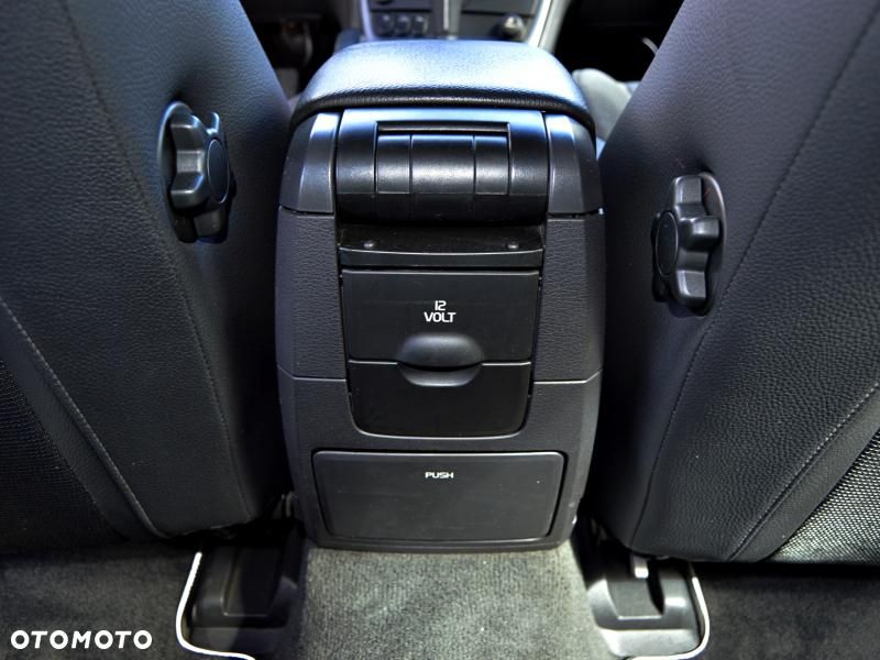 Volvo V70 D5 AWD DPF Momentum - 16