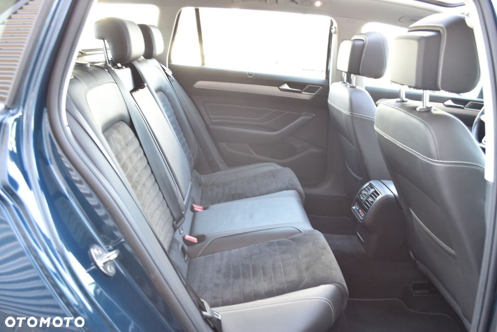 Volkswagen Passat 2.0 TDI Bi-Turbo BMT 4Mot Highline DSG - 33
