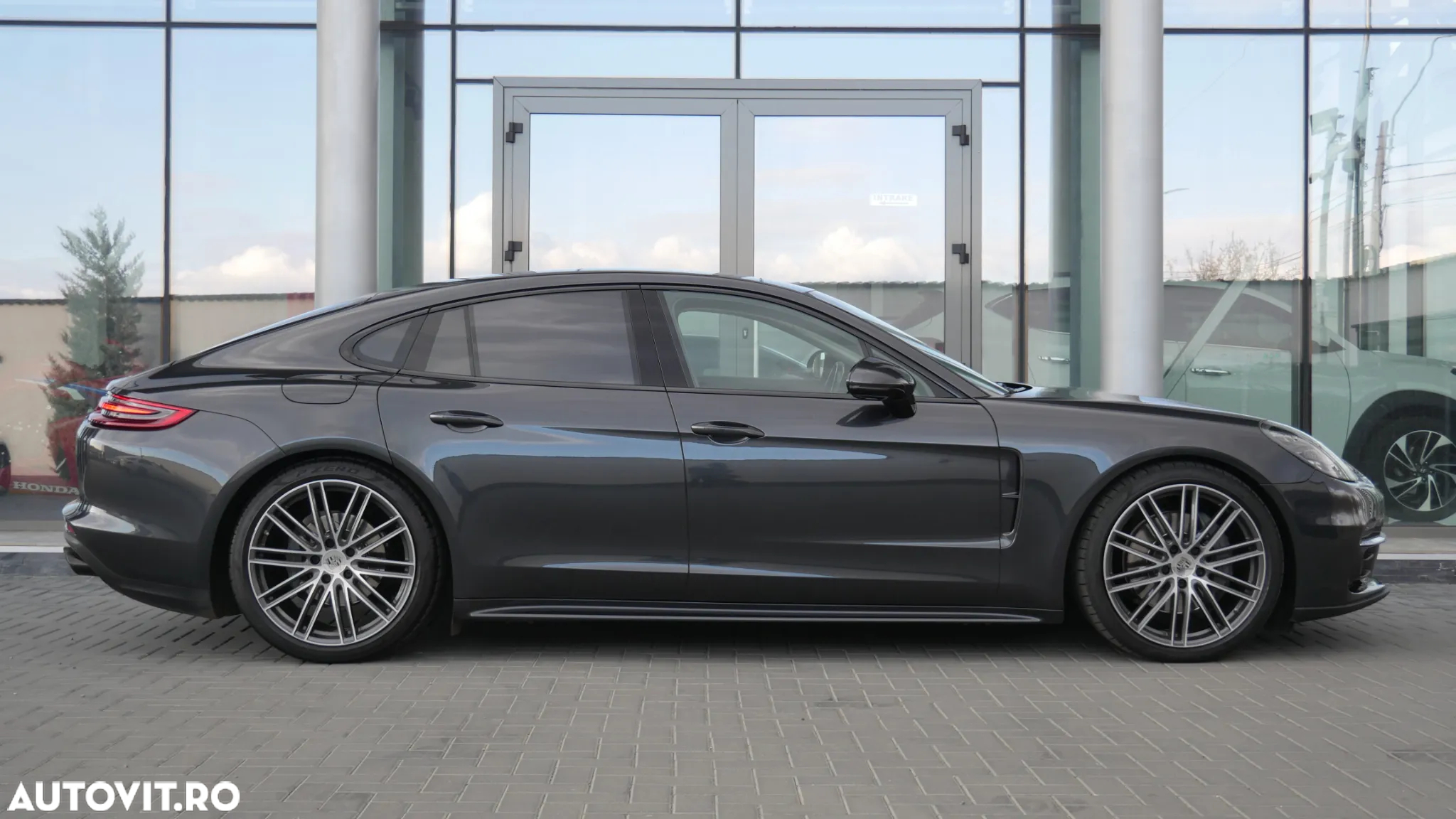 Porsche Panamera 4S - 15