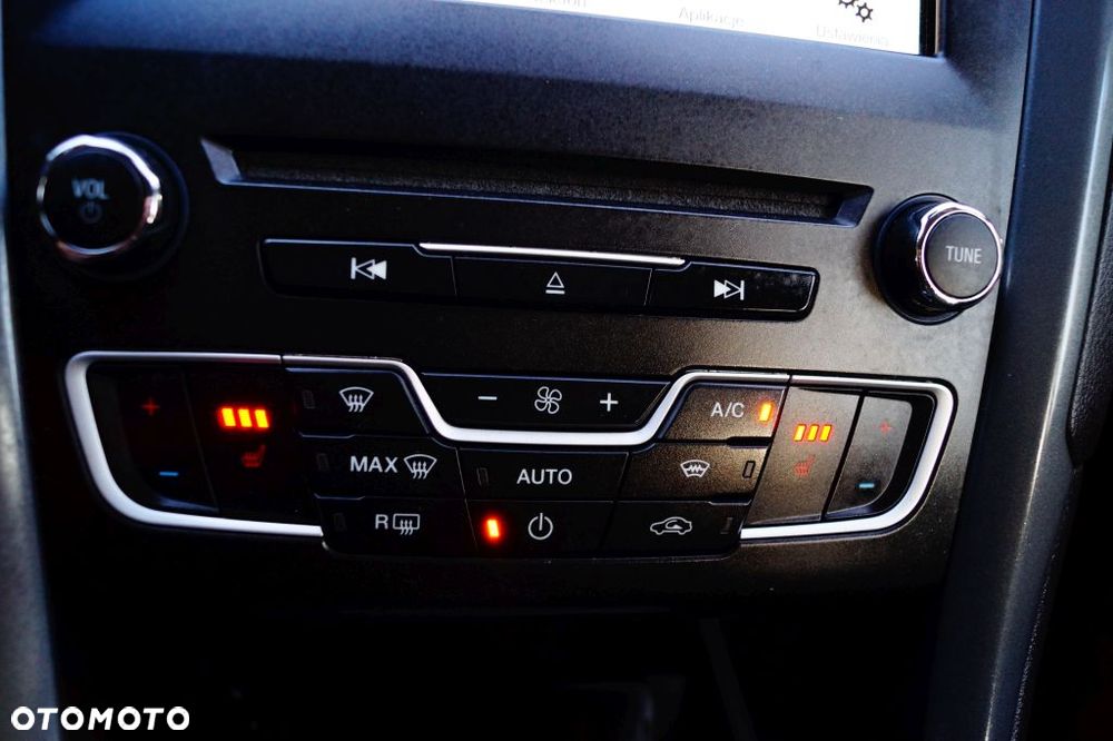 Ford Mondeo - 35