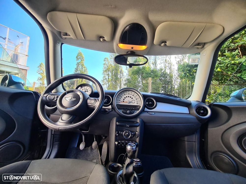 MINI 3 Portas One D - 9