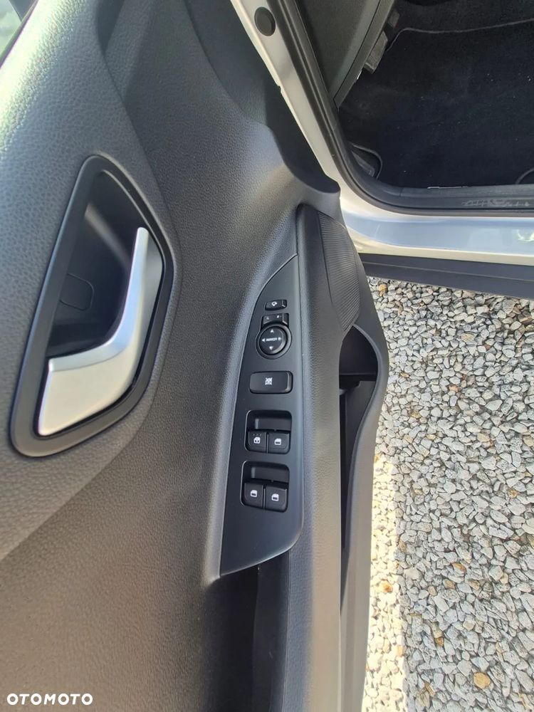Kia Stonic - 19
