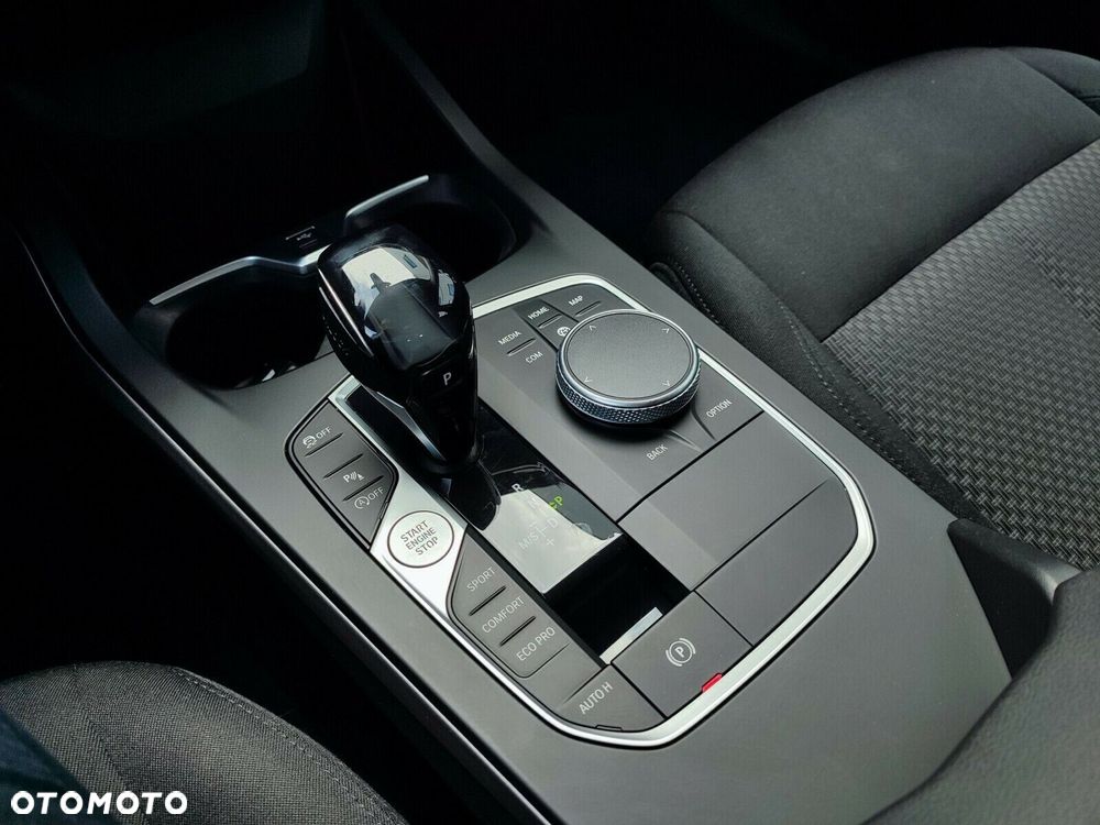 BMW Seria 1 118i Advantage - 28