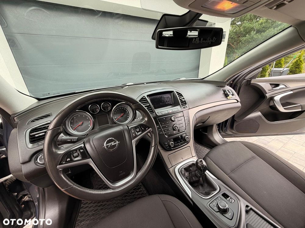 Opel Insignia 1.8 - 9