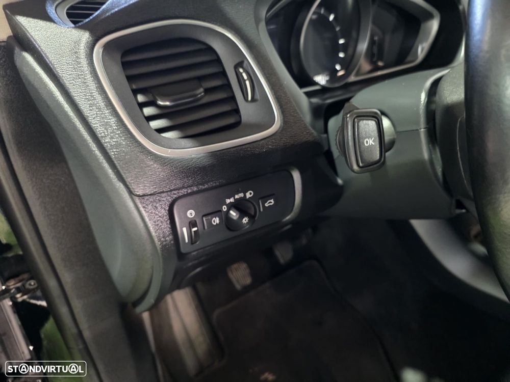 Volvo V40 2.0 D2 Momentum - 9