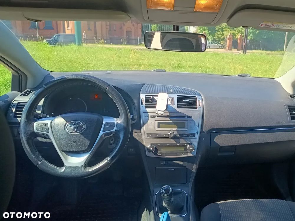 Toyota Avensis 2.0 D-4D Active - 12