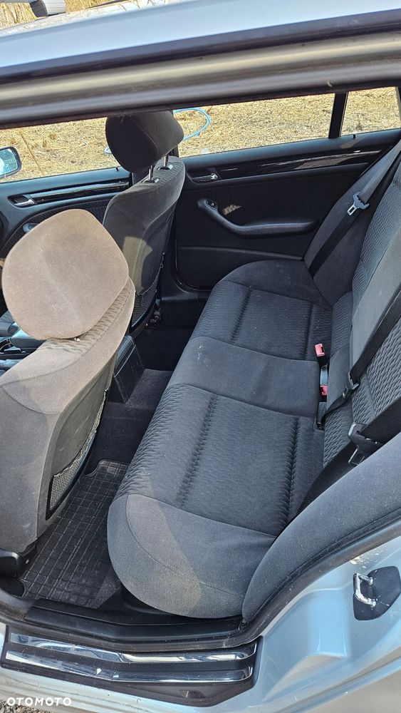 BMW Seria 3 330d - 8