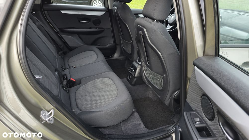 BMW Seria 2 216i Advantage - 12