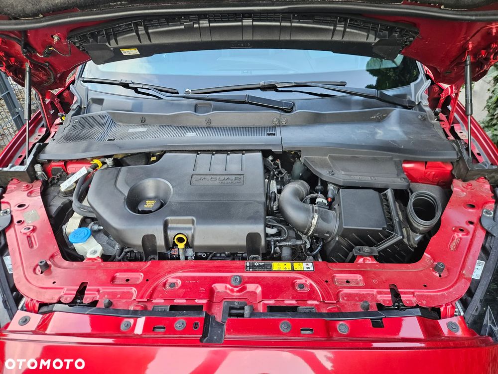 Jaguar E-Pace D240 AWD R-Dynamic SE - 34