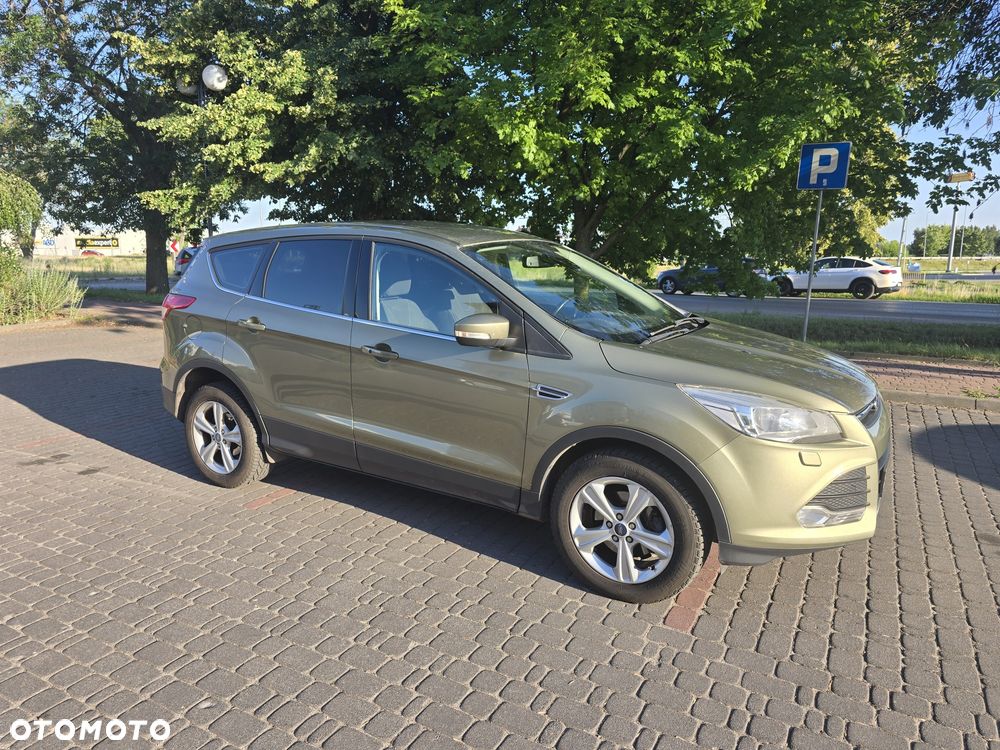 Ford Kuga - 1