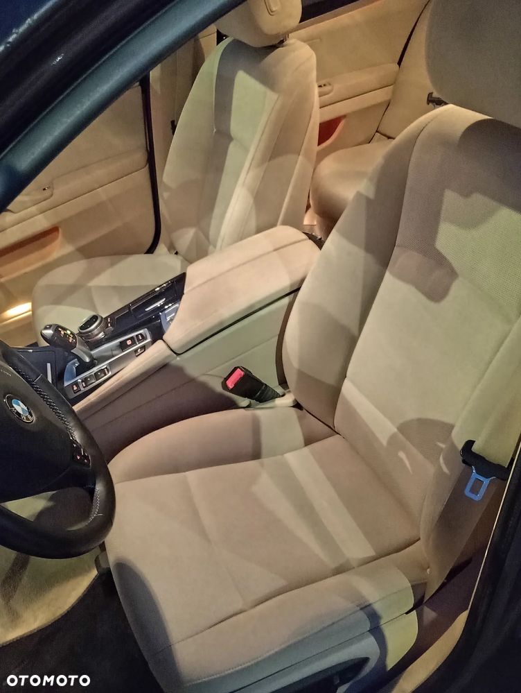 BMW Seria 5 520d - 13