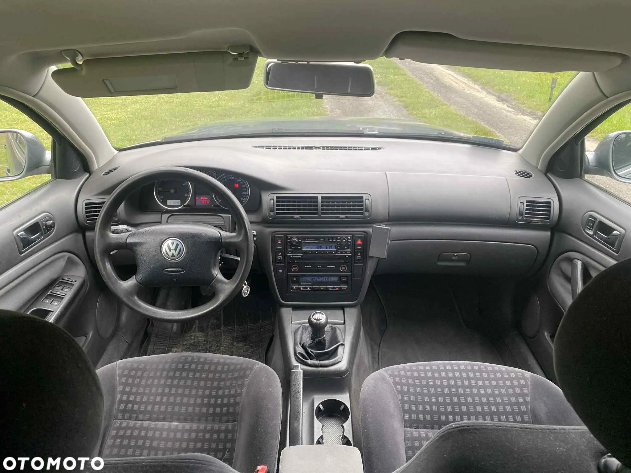 Volkswagen Passat - 8