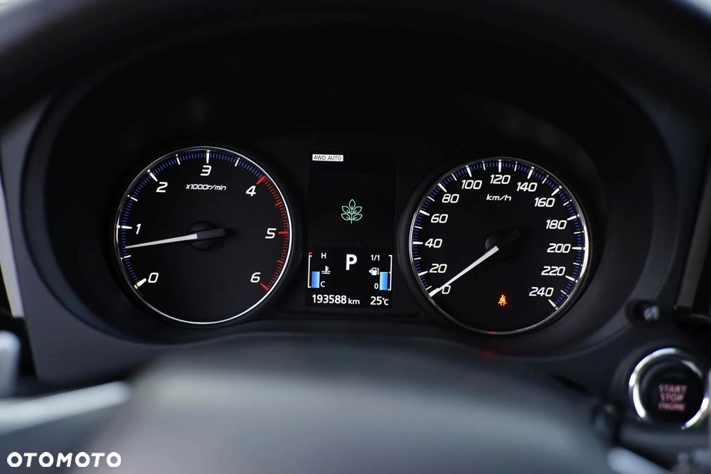 Mitsubishi Outlander 2.2 DI-D Intense + SDA 4WD - 25