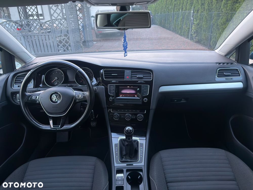Volkswagen Golf - 16