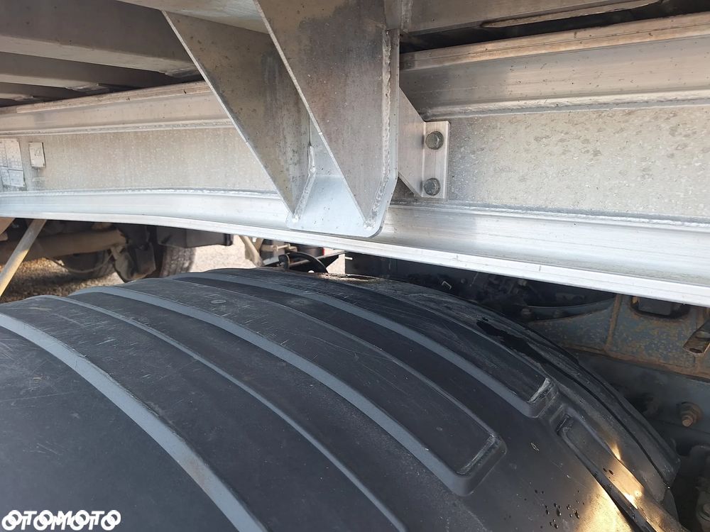 Benalu 28m3 / 2013 / 2 osie podnoszone / Import Francja - 7