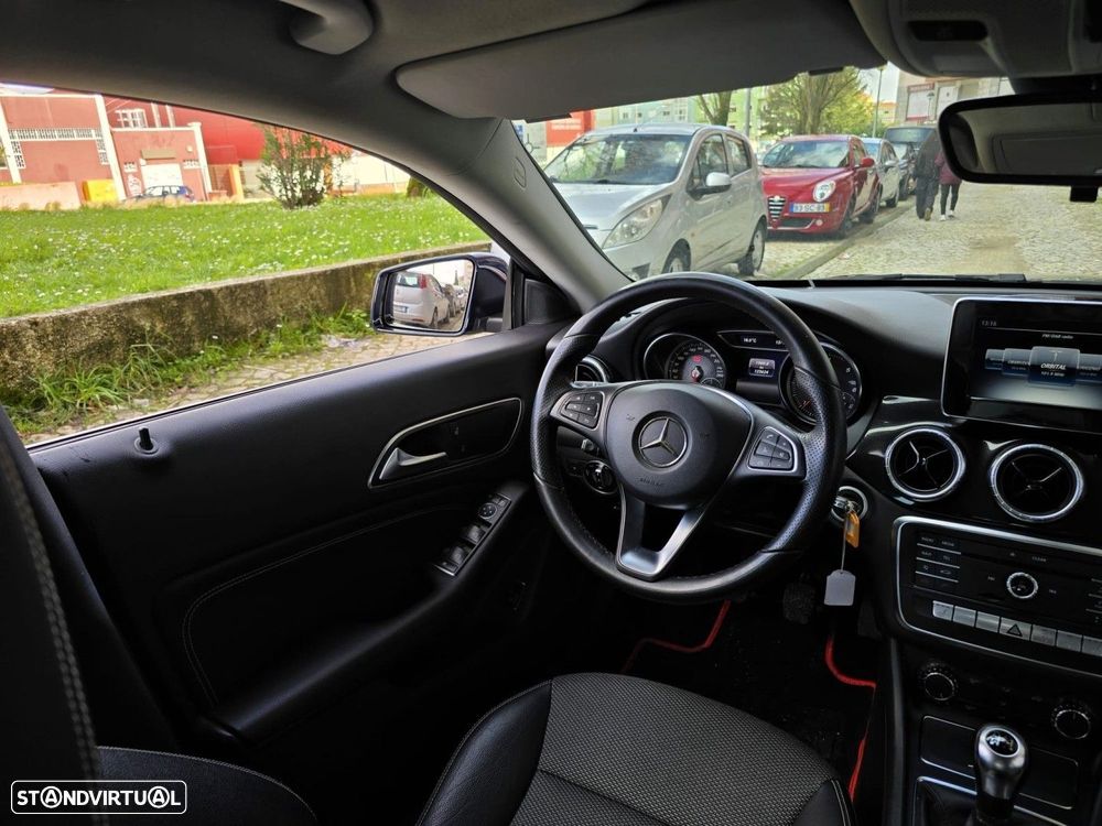 Mercedes-Benz CLA 180 d Urban - 19