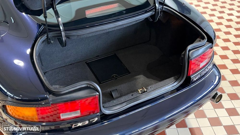 Aston Martin DB7 Vantage Coupé V12 - 37