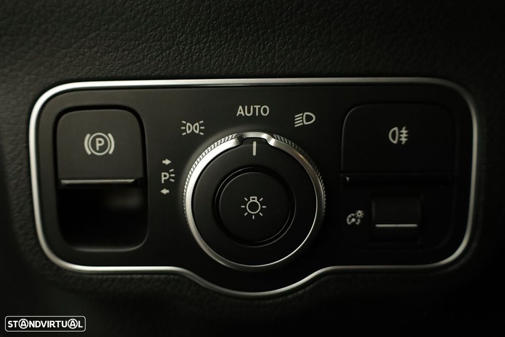 Mercedes-Benz B 250 e AMG Line — fotografia 18