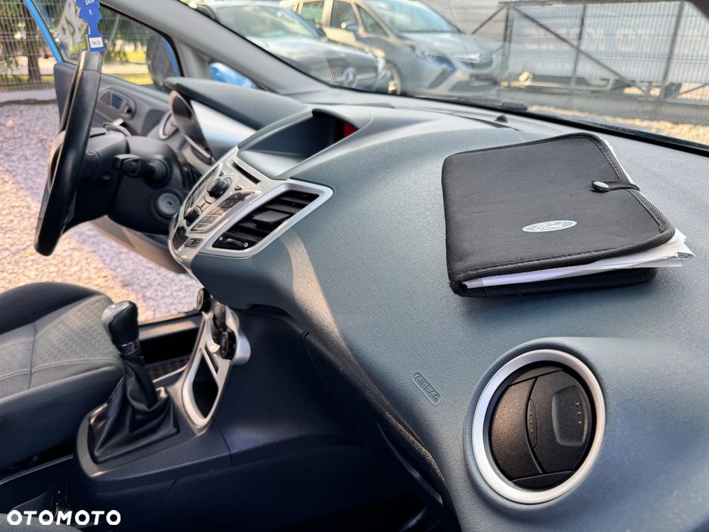 Ford Fiesta 1.4 Champions Edition - 20
