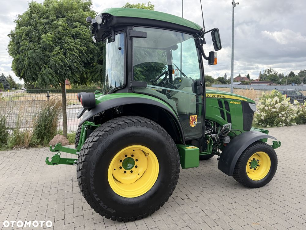 John Deere 4066R - 14