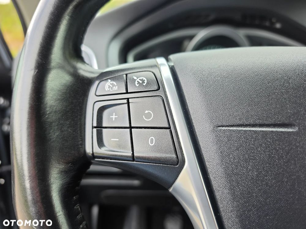 Volvo V40 D2 - 21