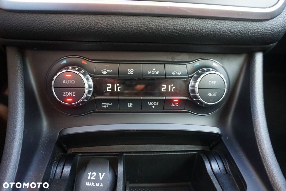 Mercedes-Benz GLA 200 7G-DCT Urban - 7