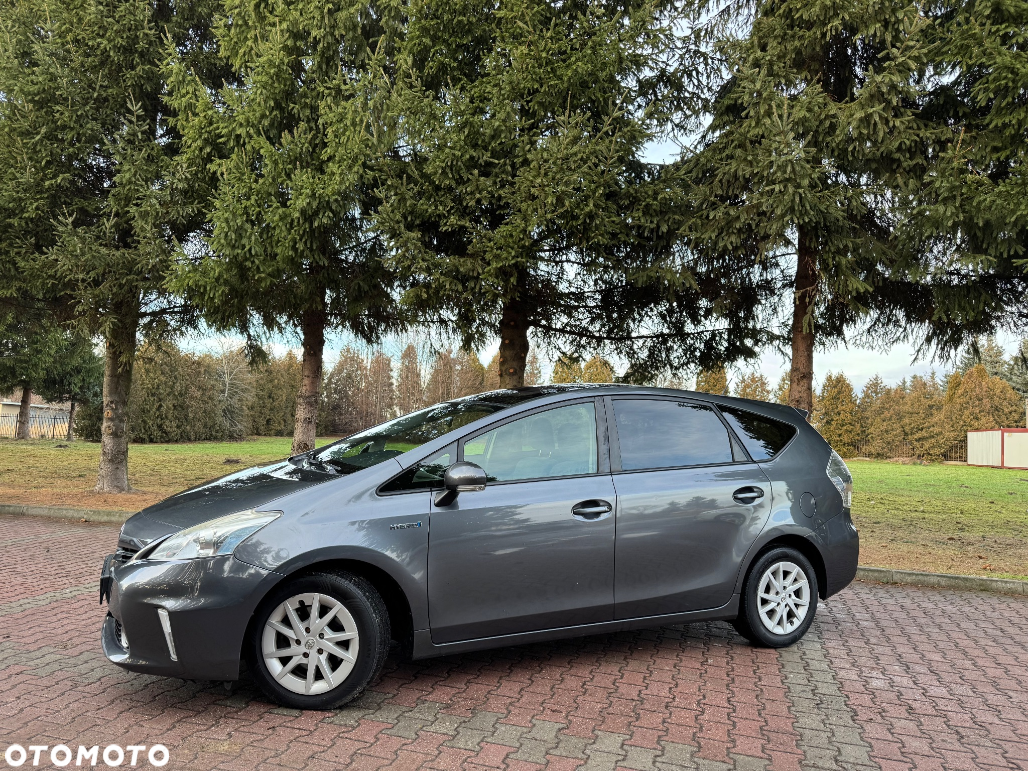 Toyota Prius+ (Hybrid) Comfort - 2