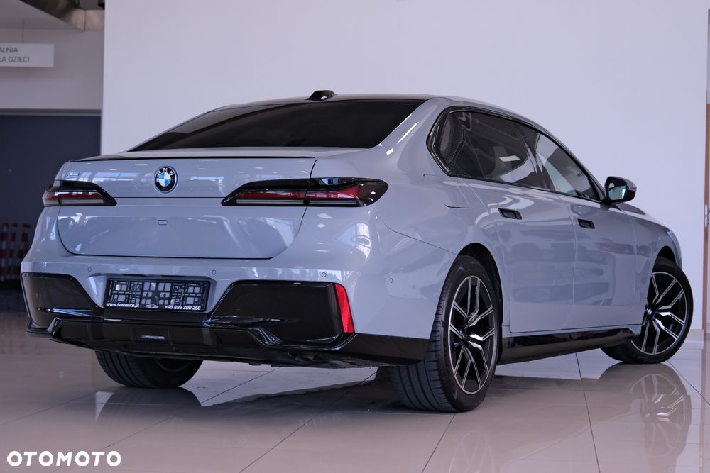 BMW Seria 7 - 11