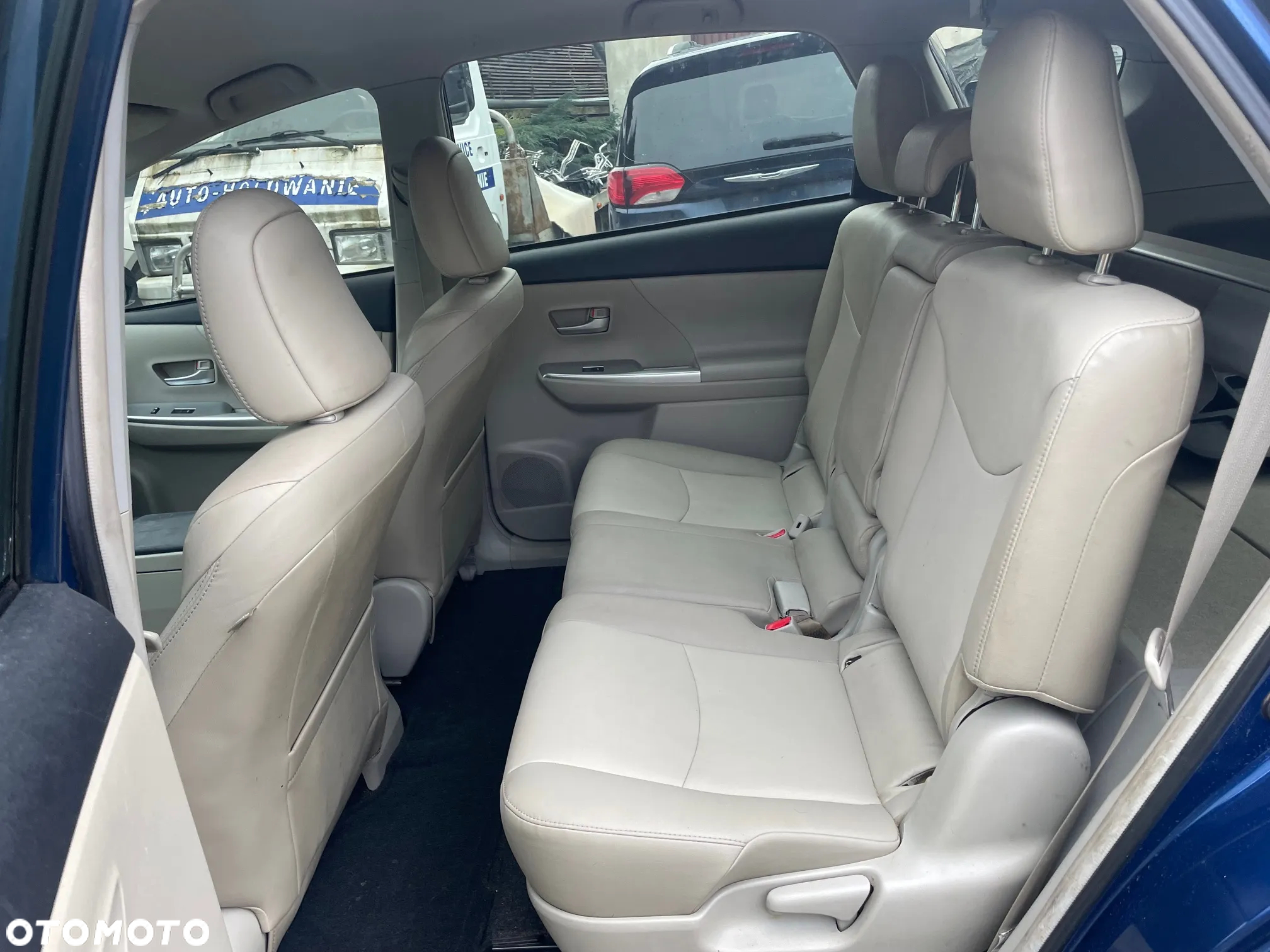 Toyota Prius+ (Hybrid) Executive - 16
